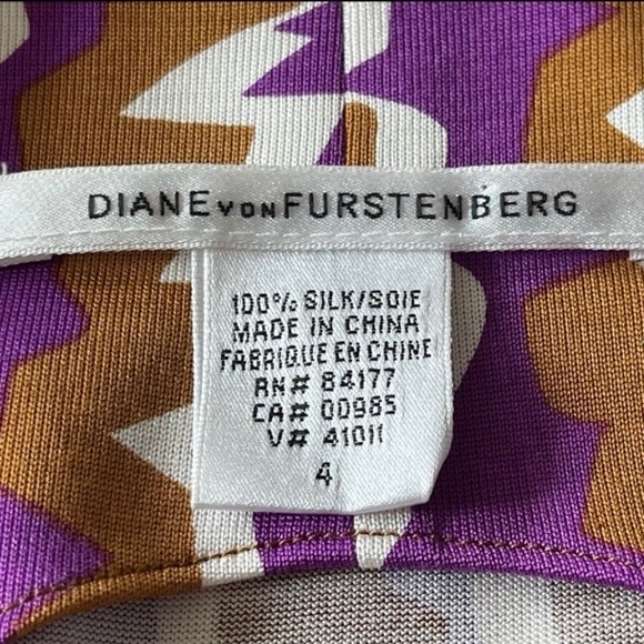 DVF 100% silk wrap dress with hood - Picture 7 of 9